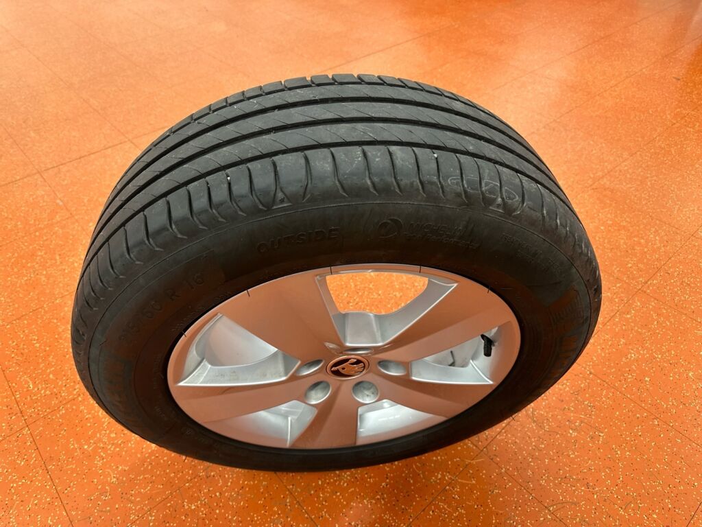 Skoda Superb 2021 Sininen