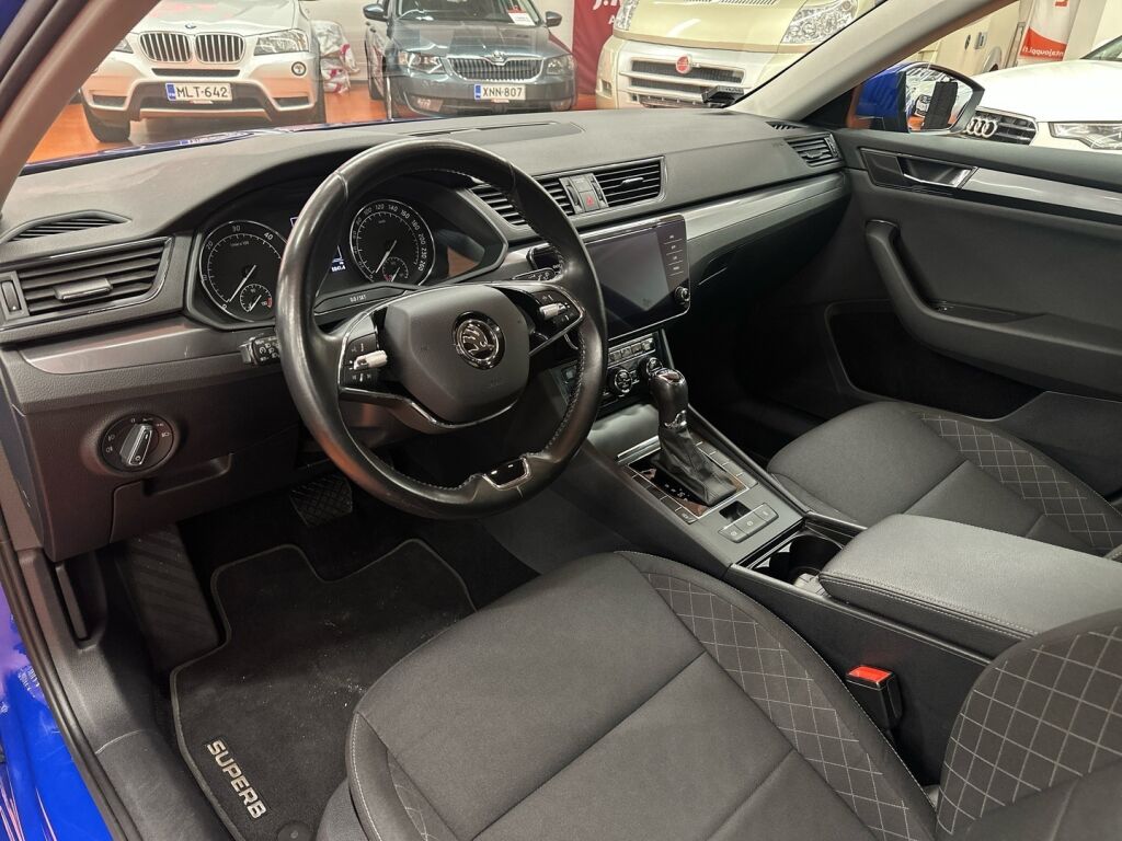 Skoda Superb 2021 Sininen