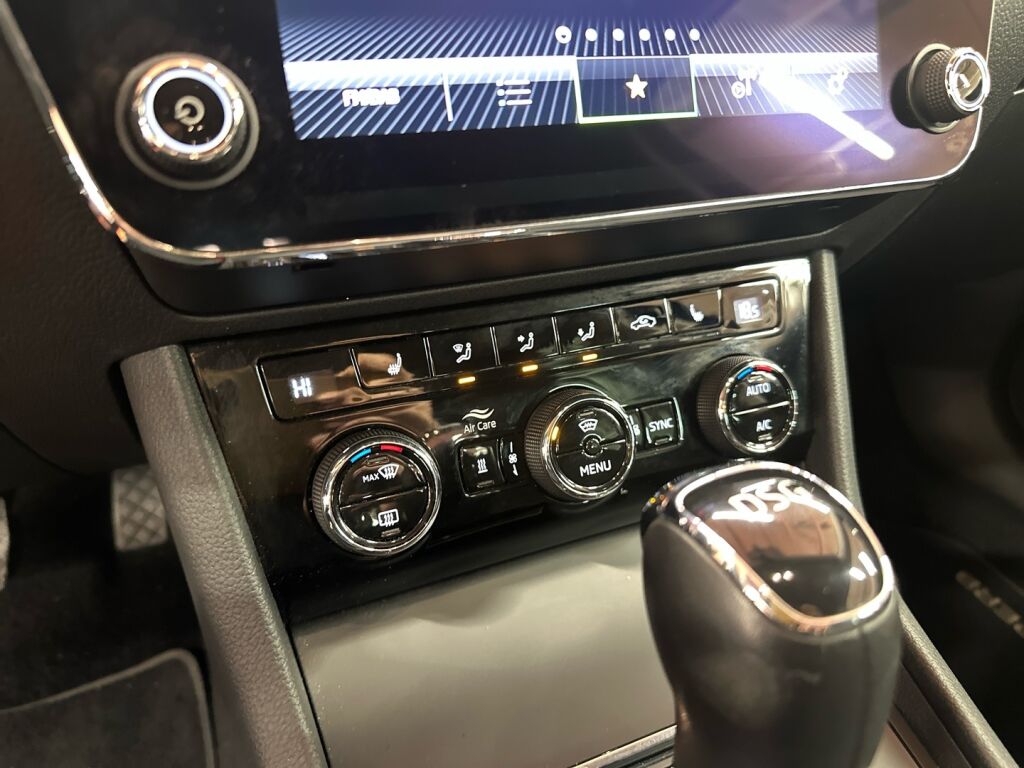 Skoda Superb 2021 Sininen