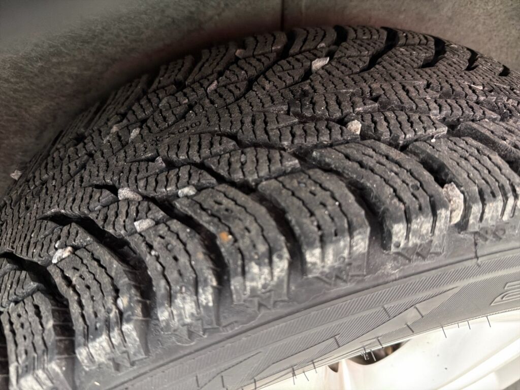 Nissan Qashqai 2021 Punainen