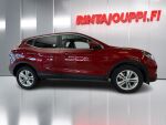 Nissan Qashqai 2021 Punainen
