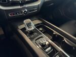 Volvo XC60 2021 Punainen