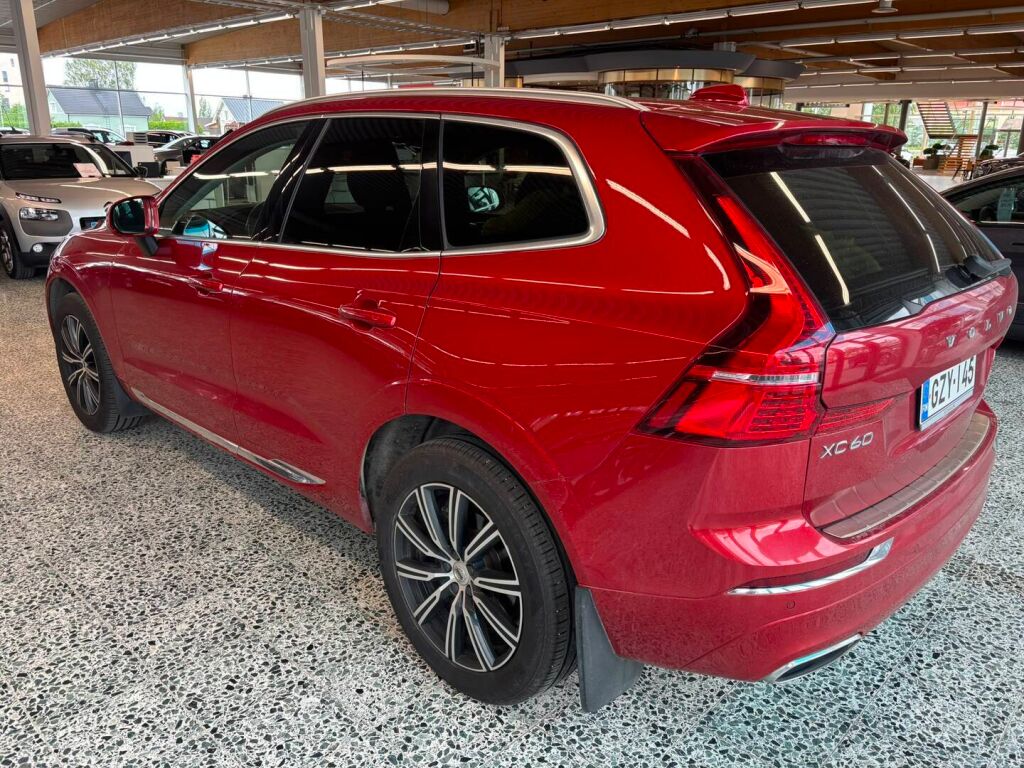 Volvo XC60 2021 Punainen