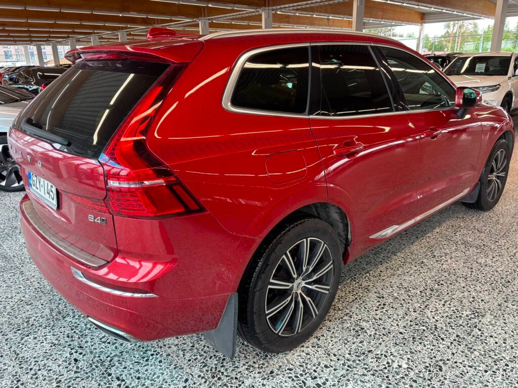 Volvo XC60 2021 Punainen