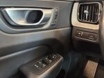 Volvo XC60 2021 Punainen