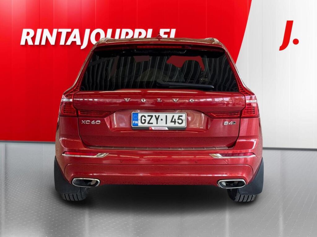 Volvo XC60 2021 Punainen