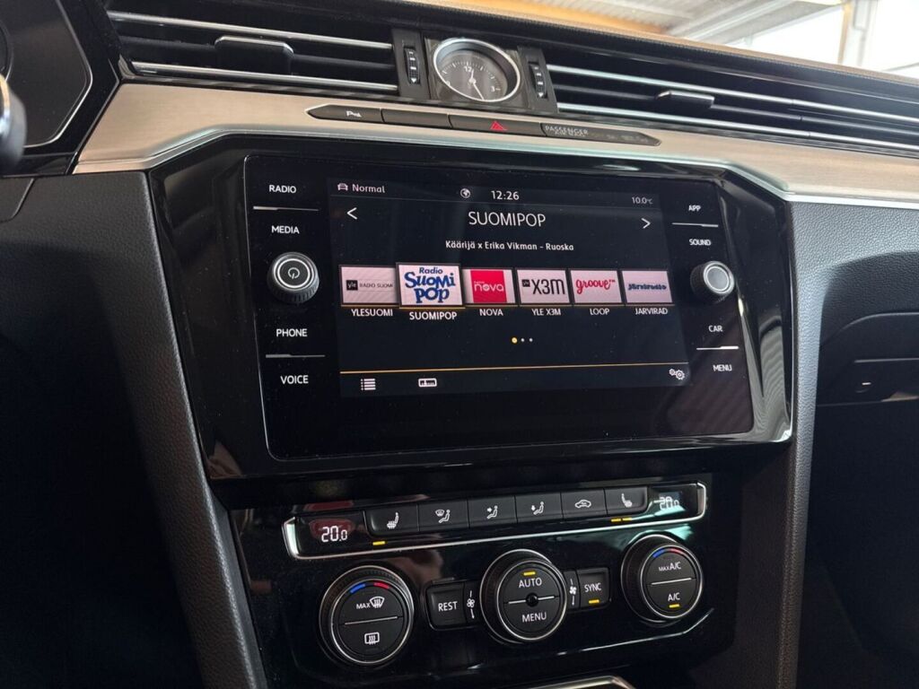 Volkswagen Passat 2018 Valkoinen