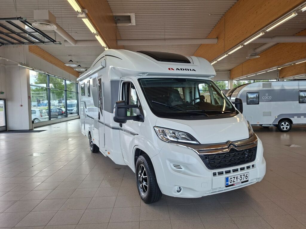Adria Matrix Axess 670 SL 2021 Valkoinen
