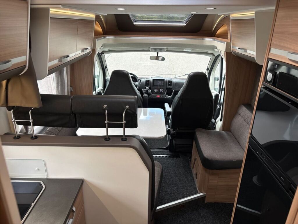 Adria Matrix Axess 670 SL 2021 Valkoinen