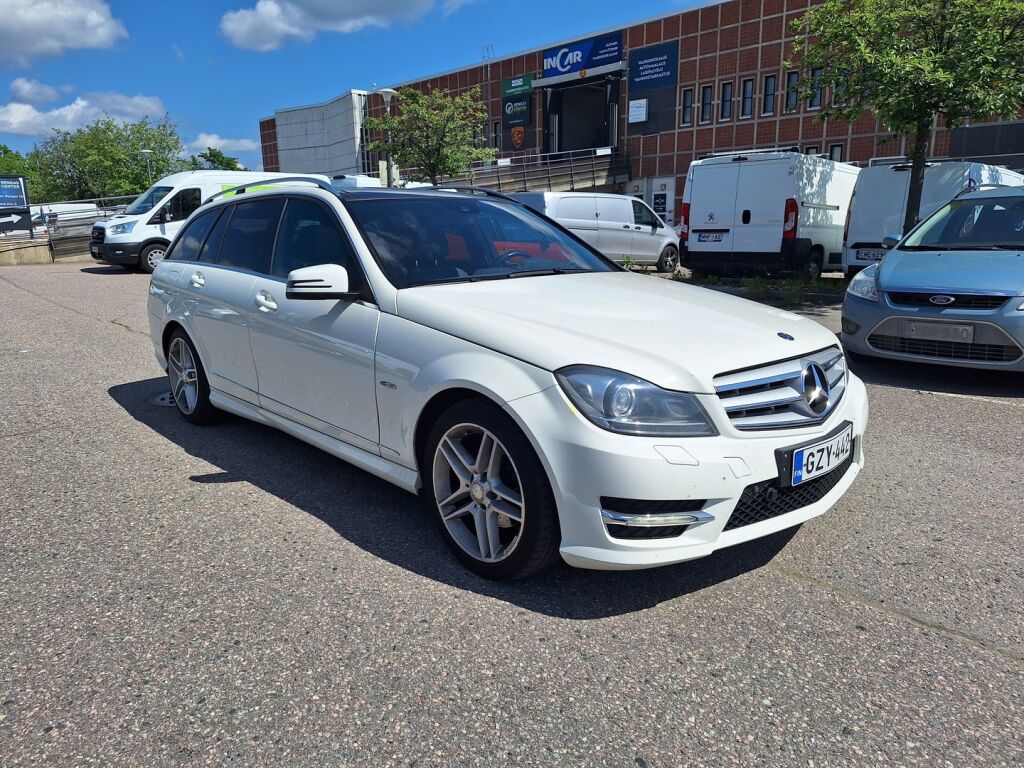 Mercedes-Benz C 2011 Valkoinen