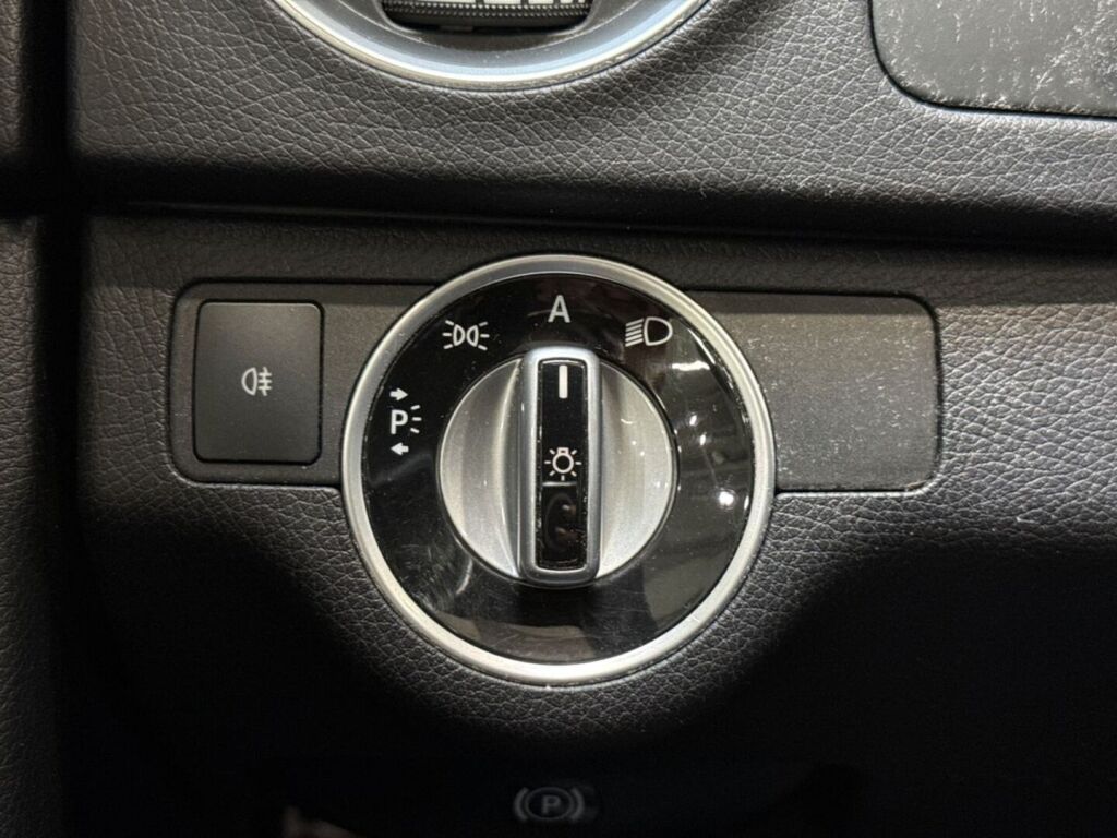 Mercedes-Benz C 2011 Valkoinen