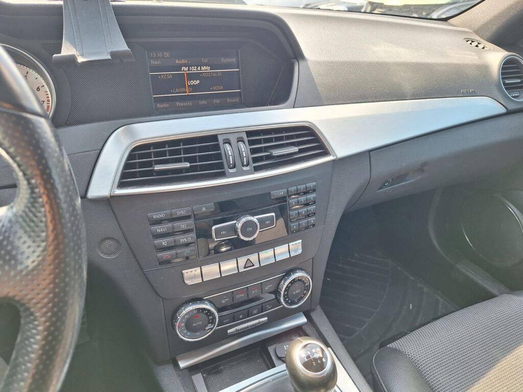 Mercedes-Benz C 2011 Valkoinen