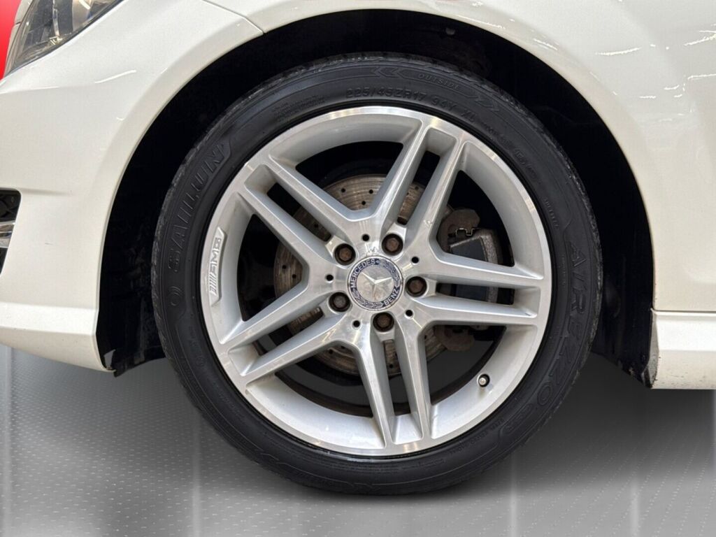 Mercedes-Benz C 2011 Valkoinen