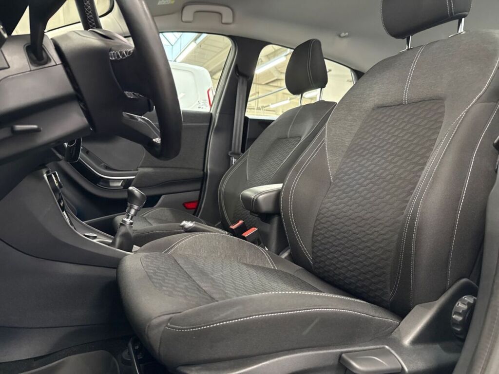 Ford Puma 2021 Harmaa