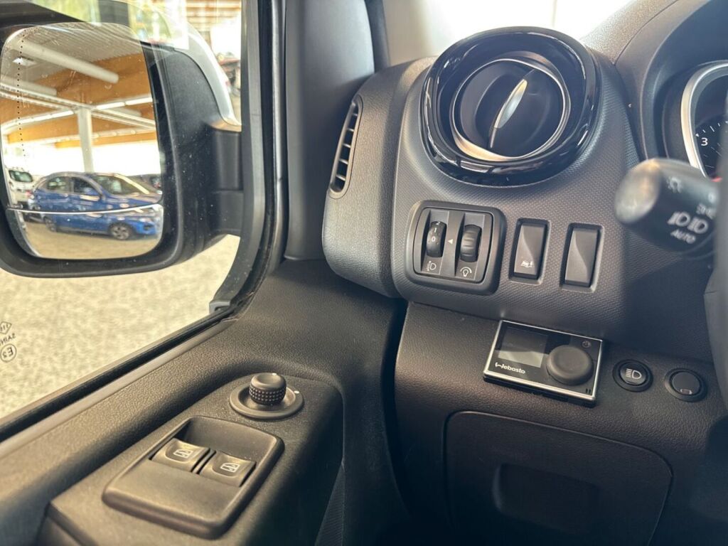 Nissan NV300 2021 Harmaa