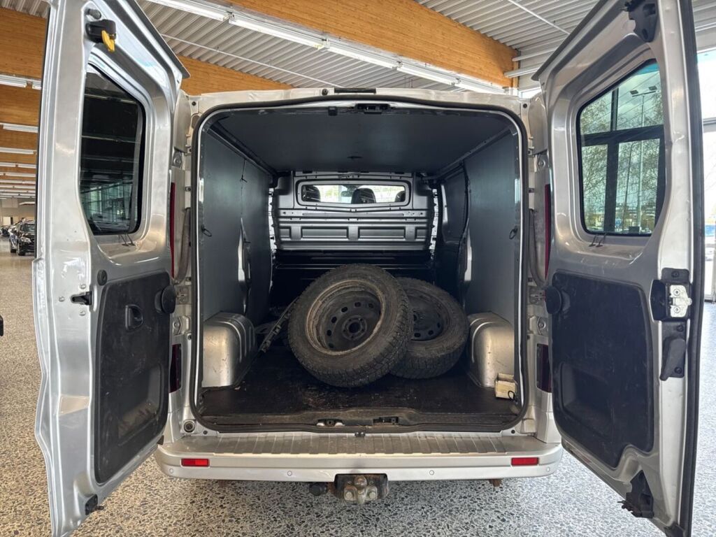 Nissan NV300 2021 Harmaa