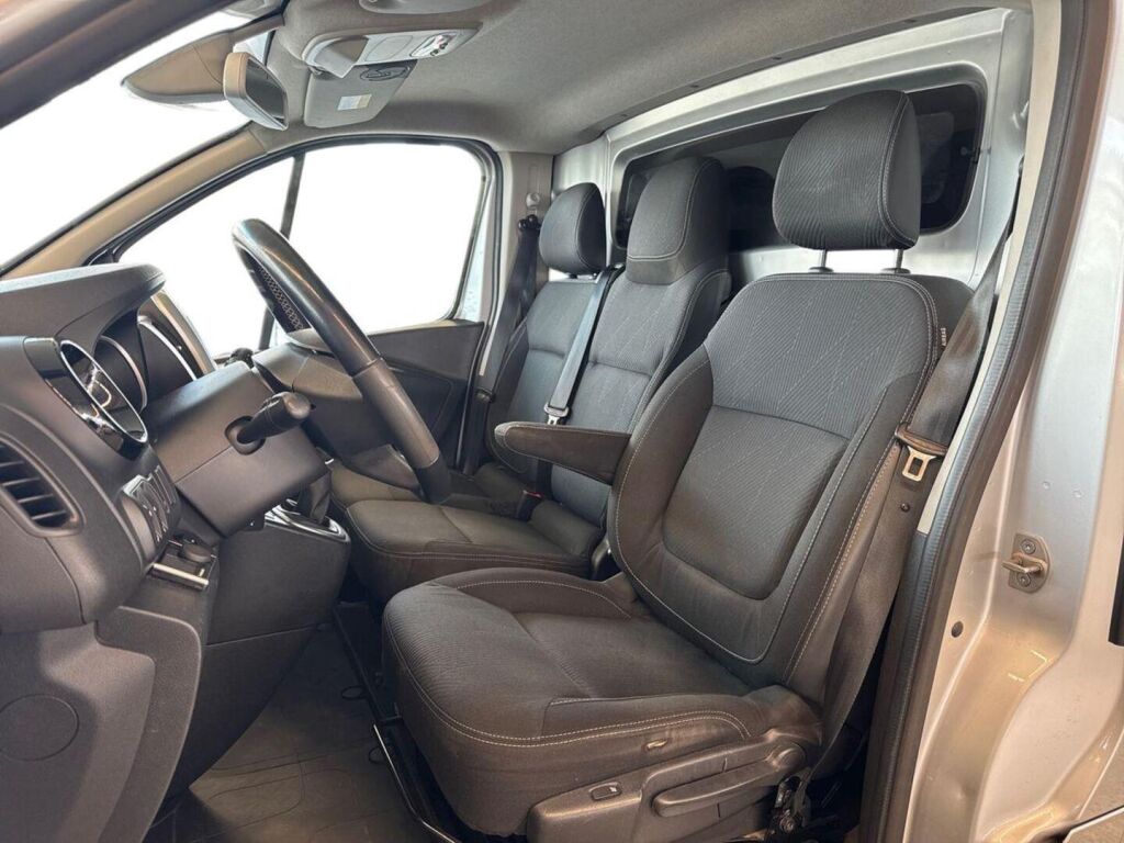 Nissan NV300 2021 Harmaa