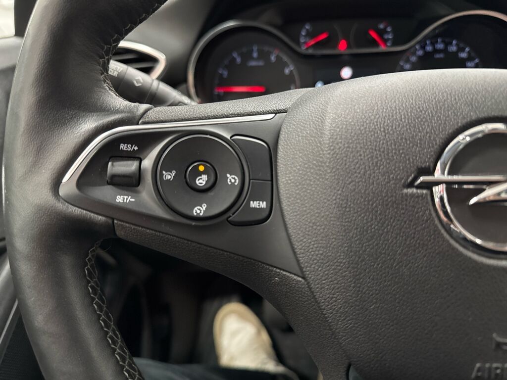 Opel Crossland 2021 Musta