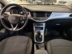 Opel Astra 2021 Punainen