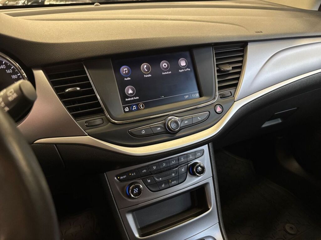 Opel Astra 2021 Punainen