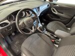Opel Astra 2021 Punainen