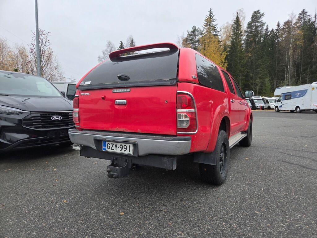 Toyota Hilux 2014 Punainen