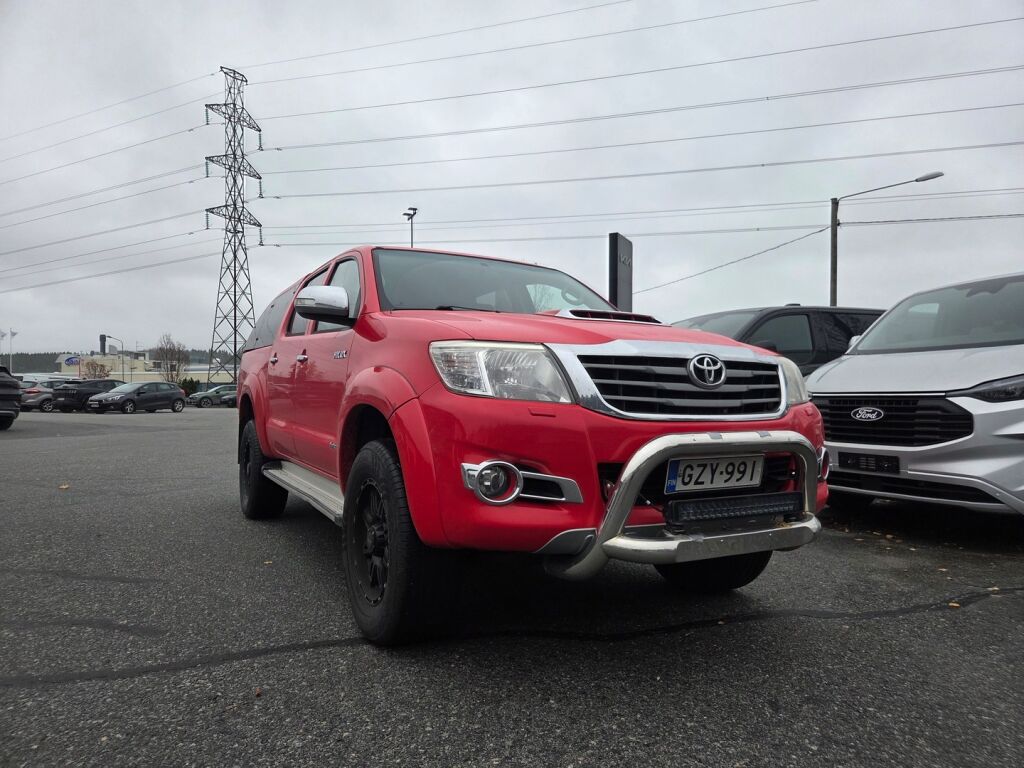 Toyota Hilux 2014 Punainen