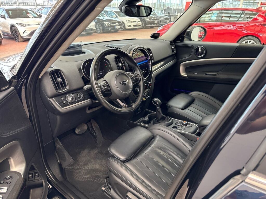 Mini Countryman 2021 Musta