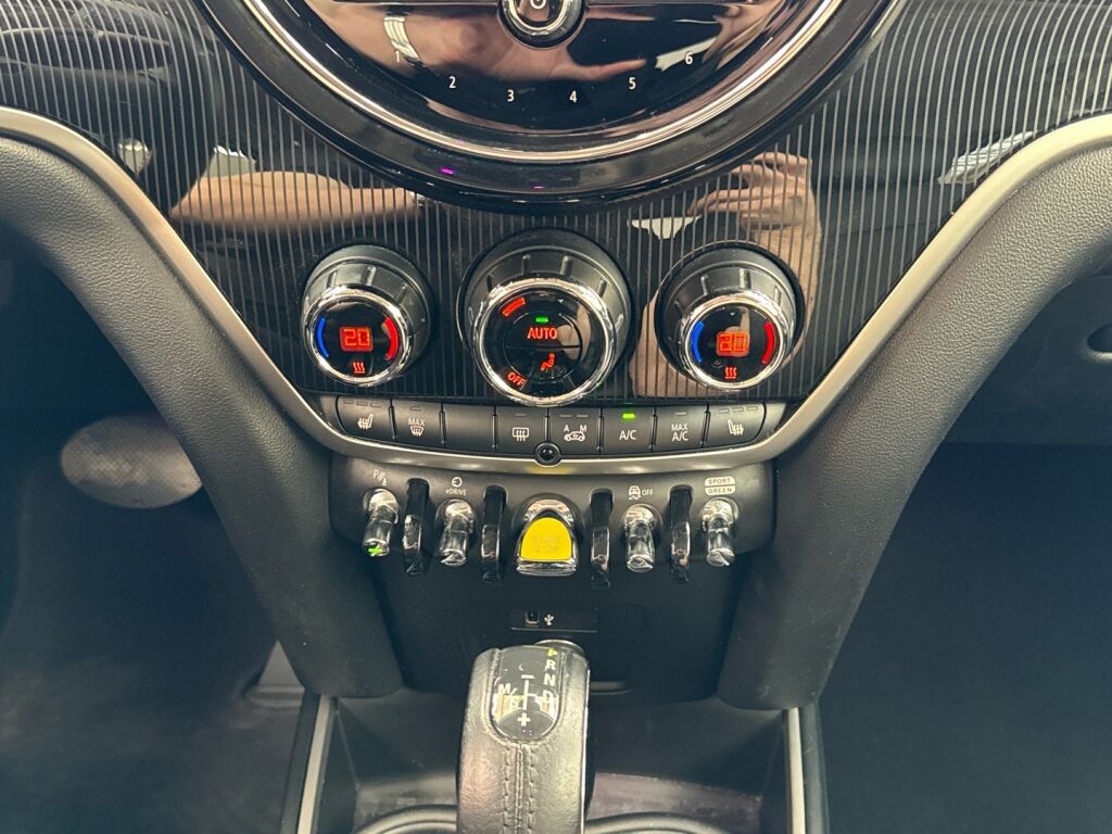 Mini Countryman 2021 Musta