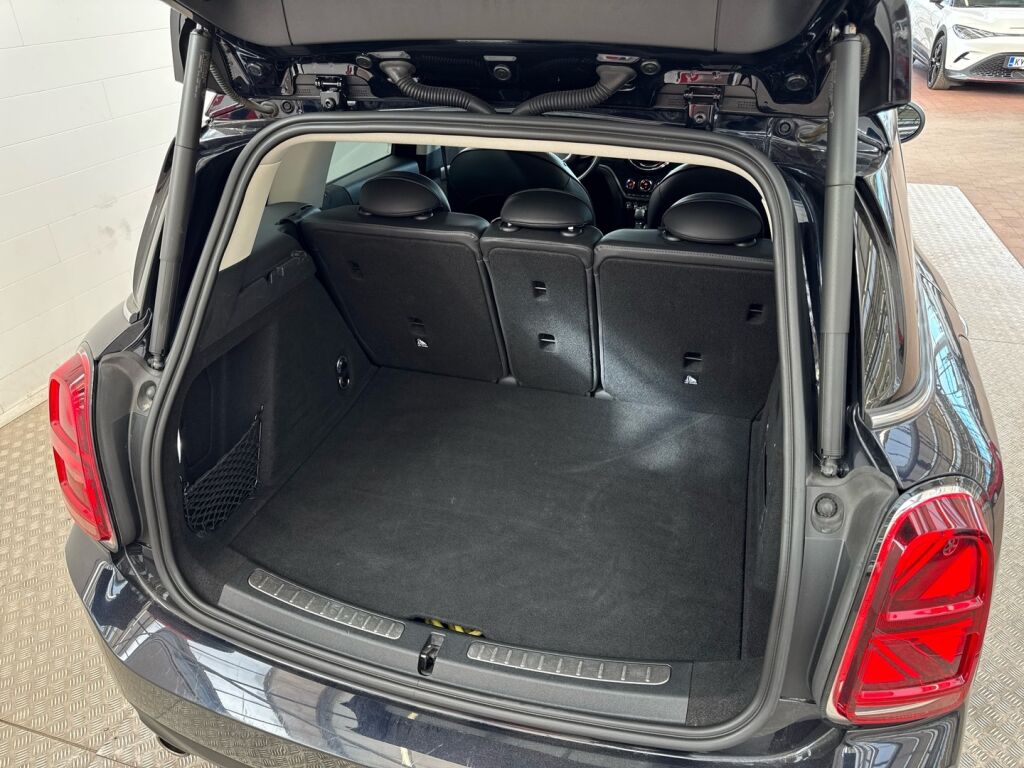 Mini Countryman 2021 Musta