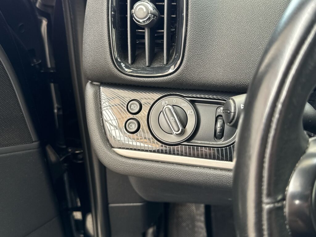 Mini Countryman 2021 Musta