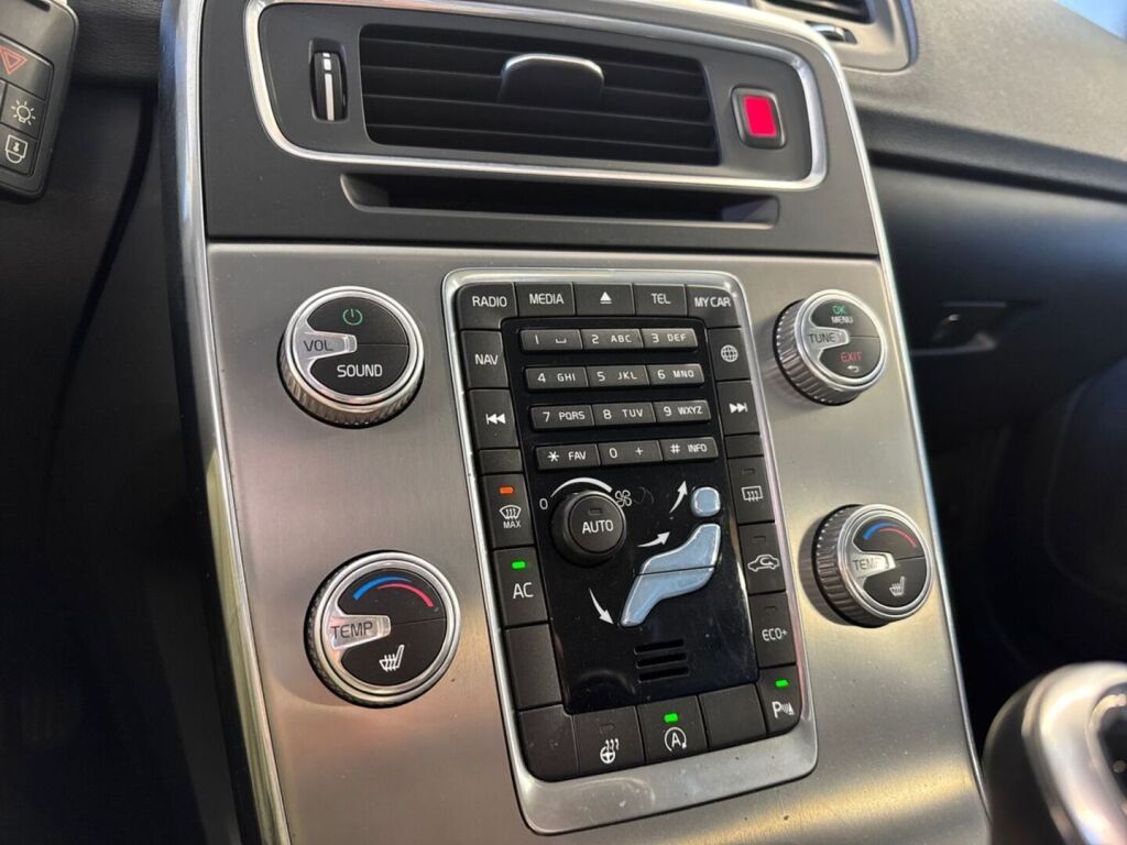 Volvo S60 2017 Punainen