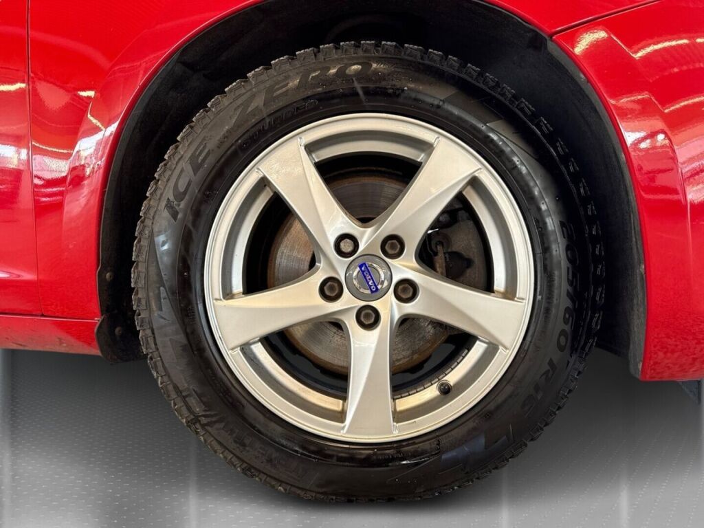 Volvo S60 2017 Punainen