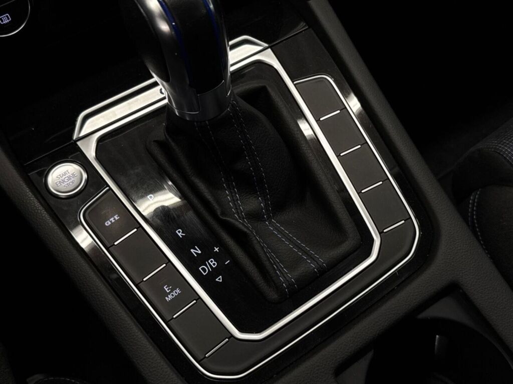 Volkswagen Passat 2016 Valkoinen