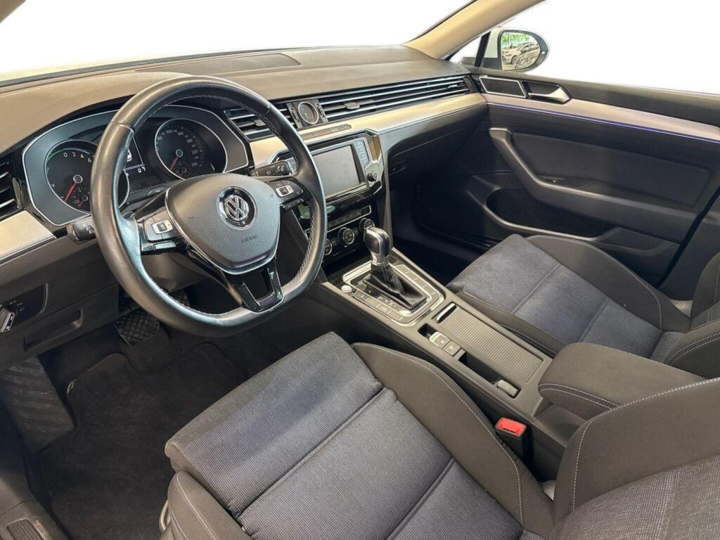 Volkswagen Passat 2016 Valkoinen