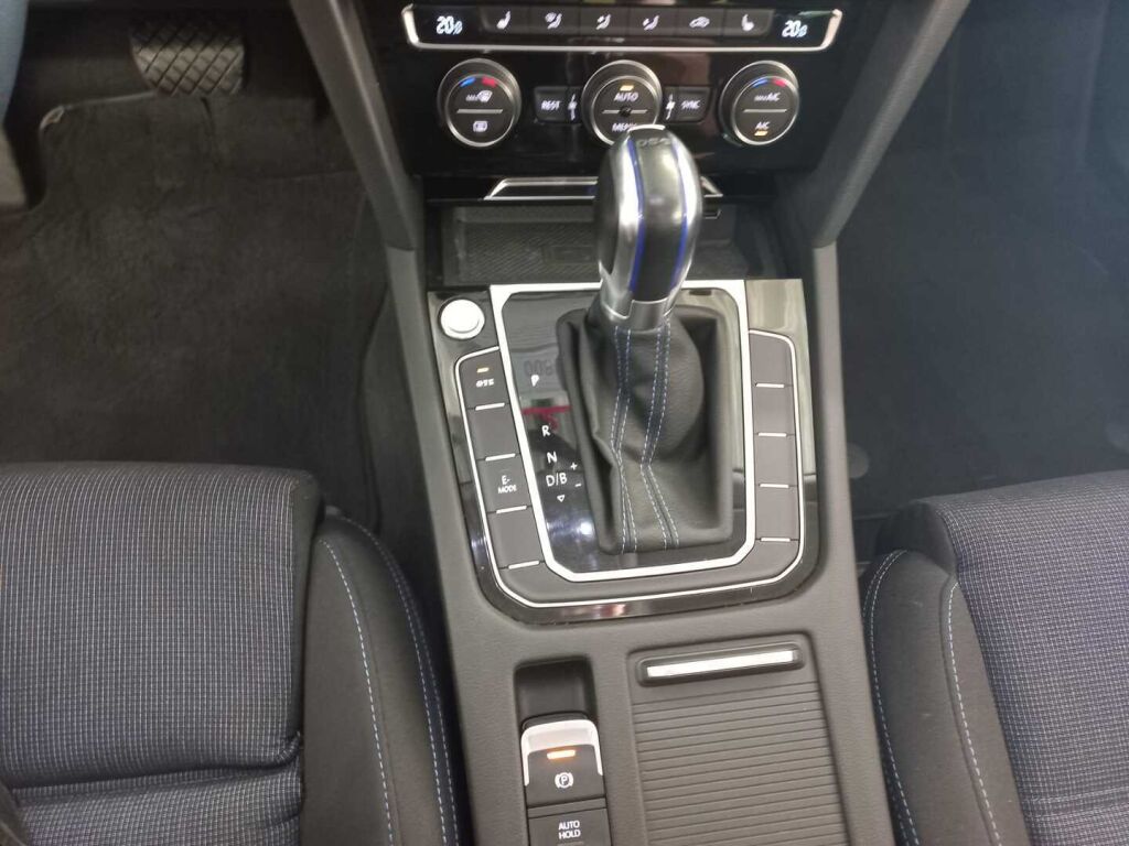 Volkswagen Passat 2016 Valkoinen
