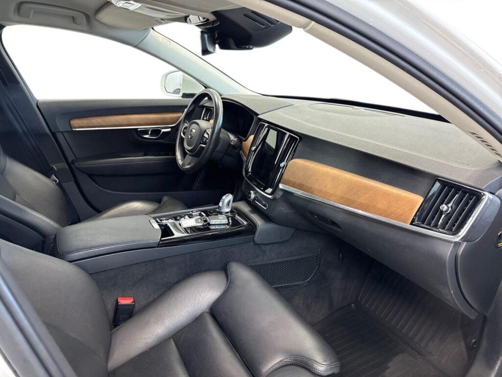 Volvo V90 2018 Valkoinen