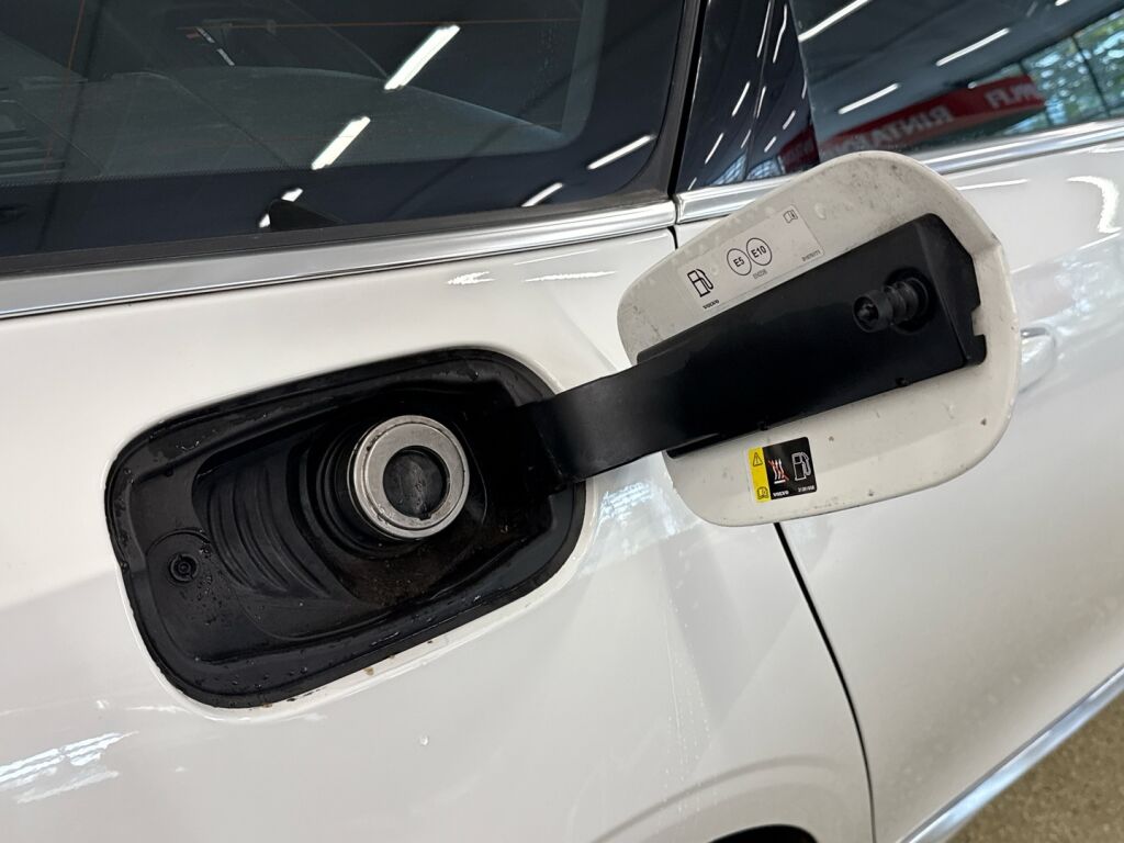 Volvo V90 2018 Valkoinen