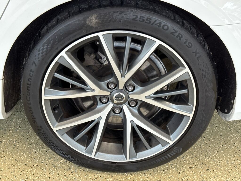 Volvo V90 2018 Valkoinen