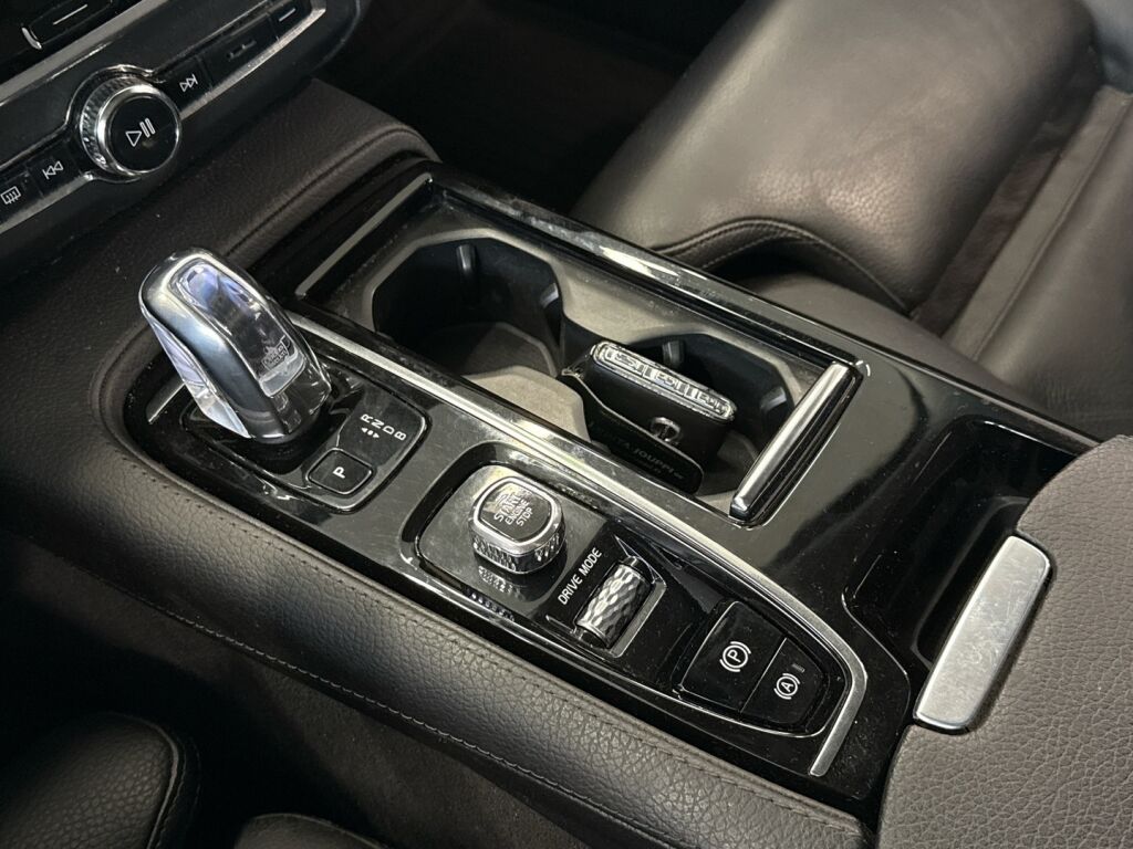 Volvo V90 2018 Valkoinen