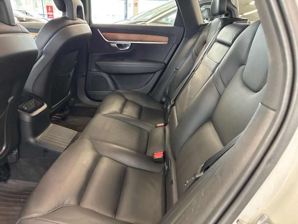 Volvo V90 2018 Valkoinen
