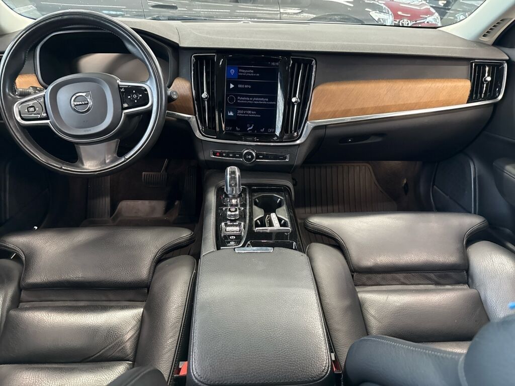 Volvo V90 2018 Valkoinen
