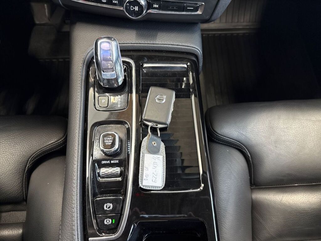 Volvo V90 2018 Valkoinen