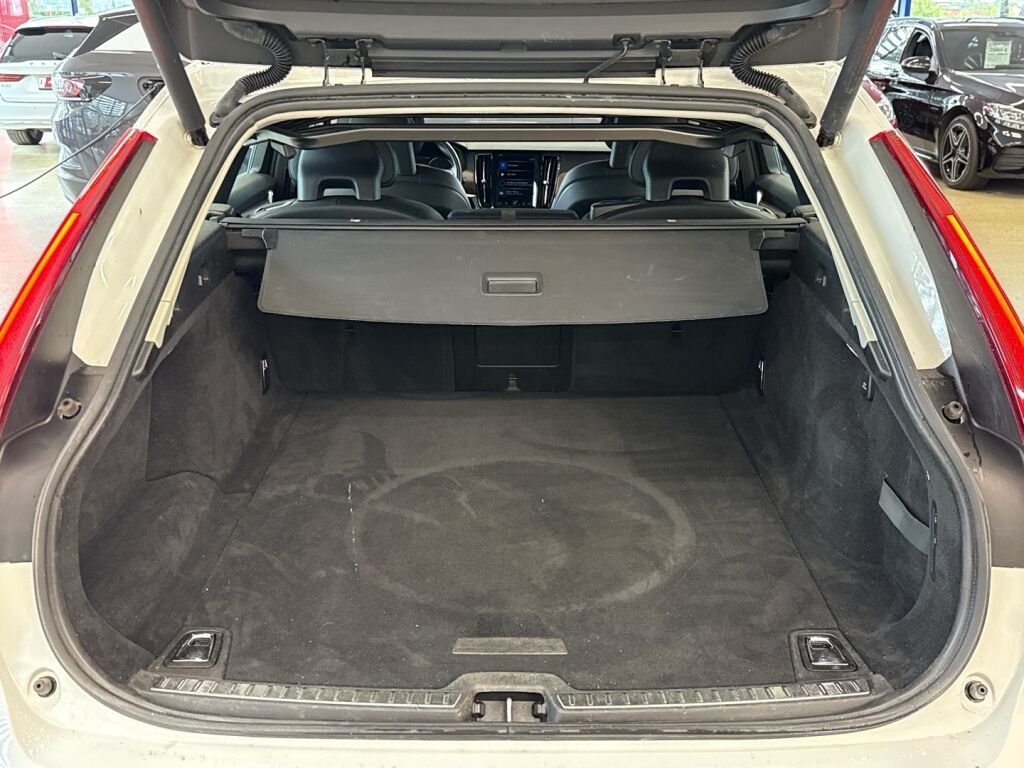 Volvo V90 2018 Valkoinen