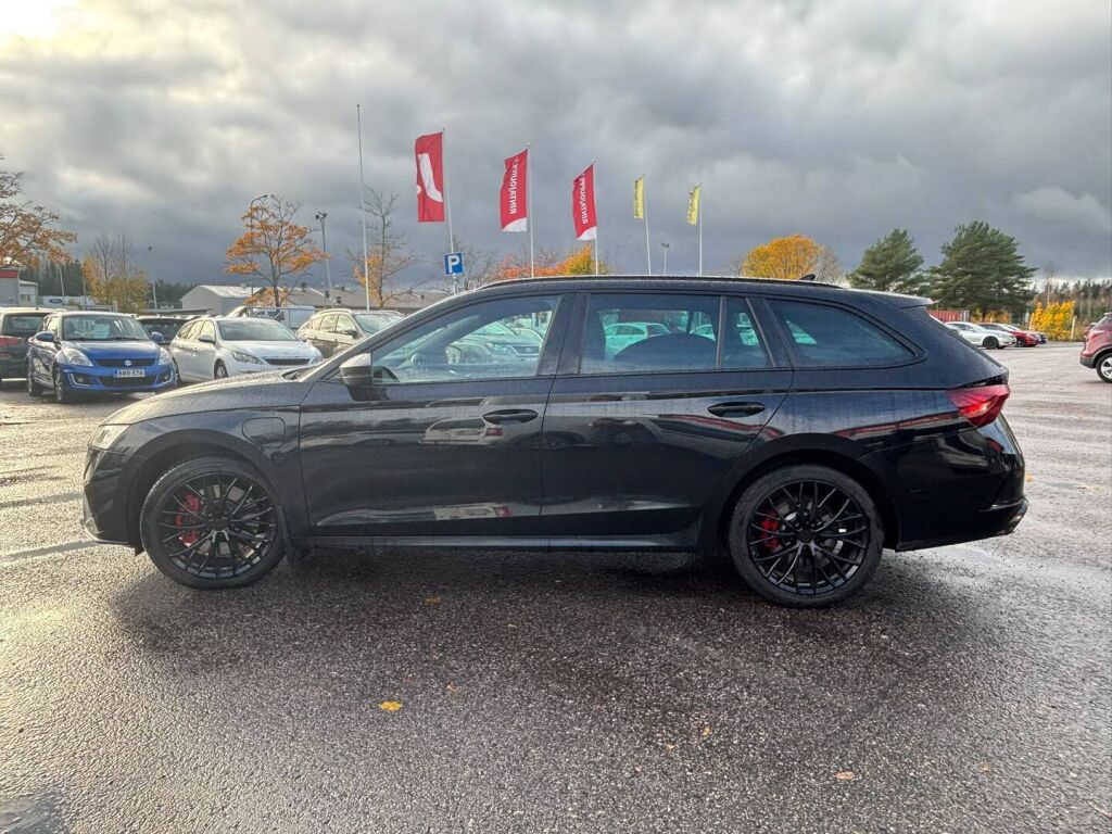 Skoda Octavia 2021 Punainen
