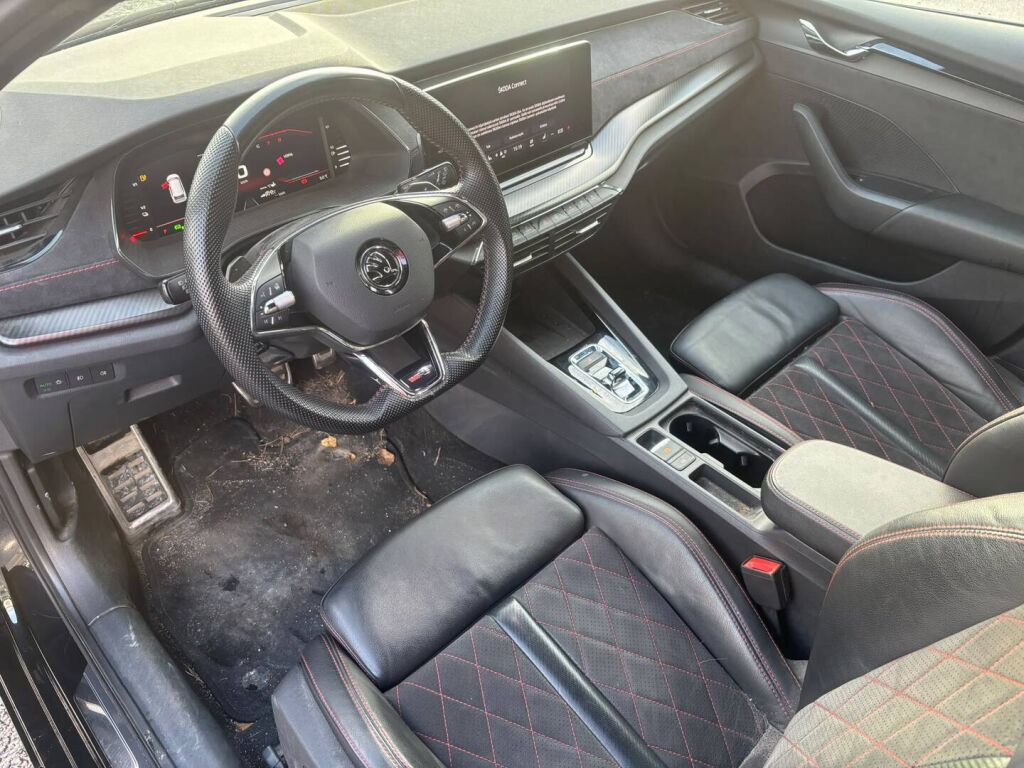 Skoda Octavia 2021 Punainen