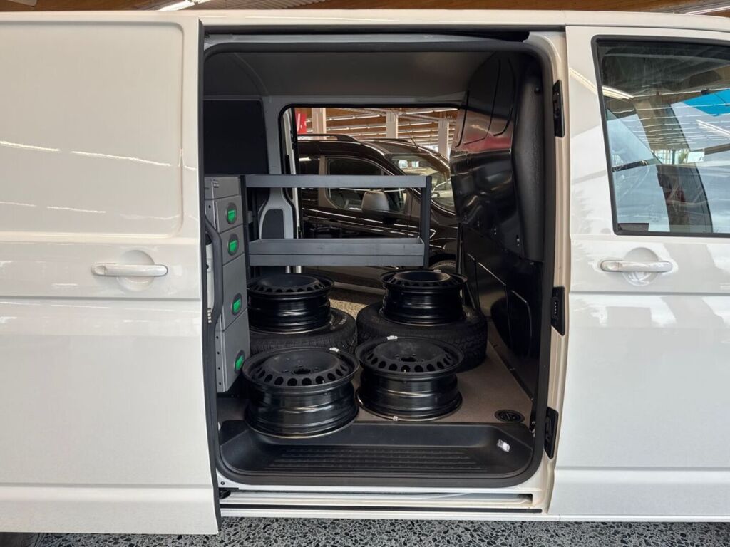 Volkswagen Transporter 2020, kuva 6/25