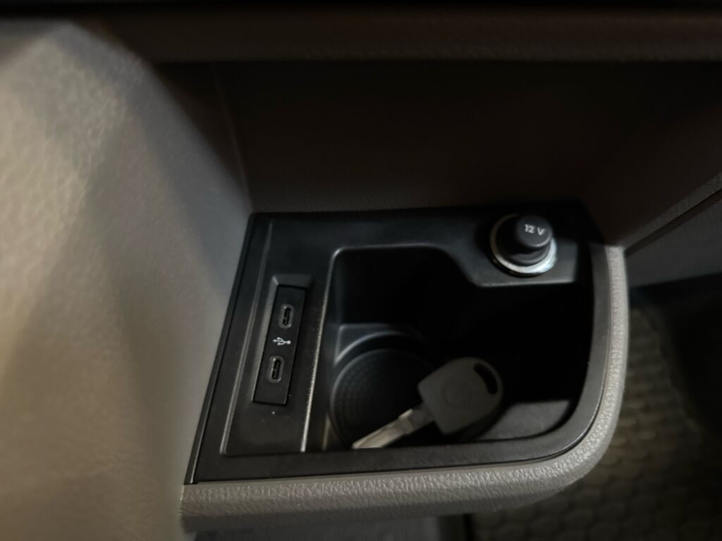 Volkswagen Transporter 2022 met.hopea