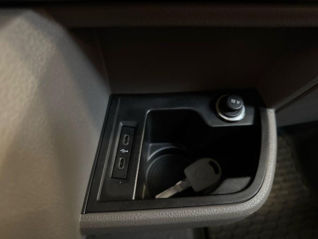 Volkswagen Transporter 2022 met.hopea