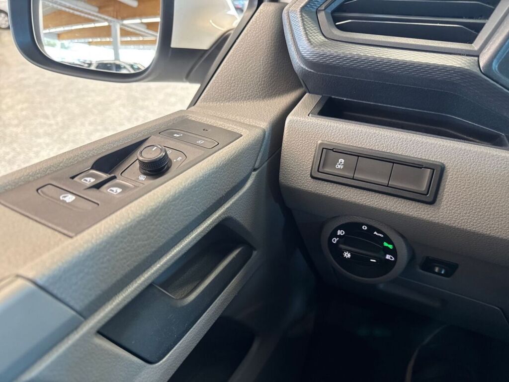 Volkswagen Transporter 2021 Valkoinen